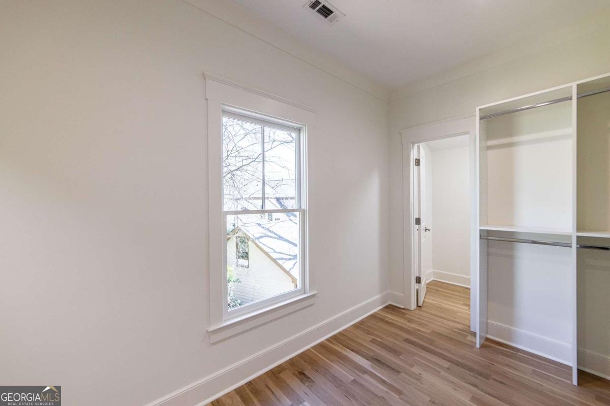 585 Sherwood Road Atlanta - 77