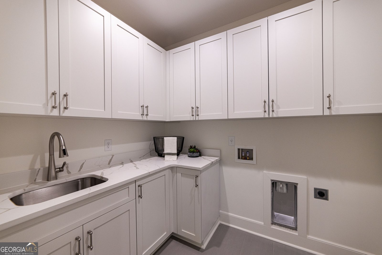 585 Sherwood Road Atlanta - 84