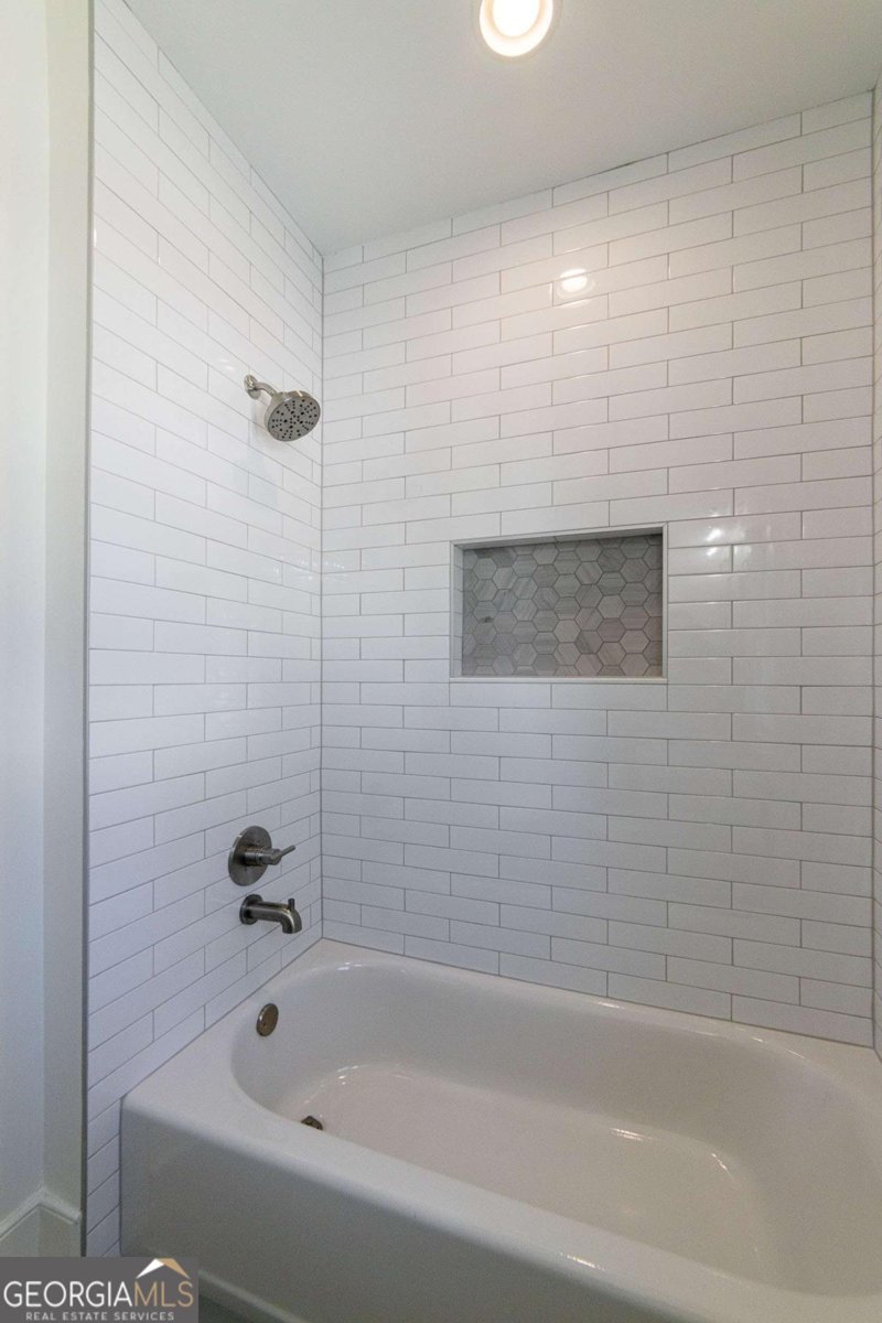 585 Sherwood Road Atlanta - 89