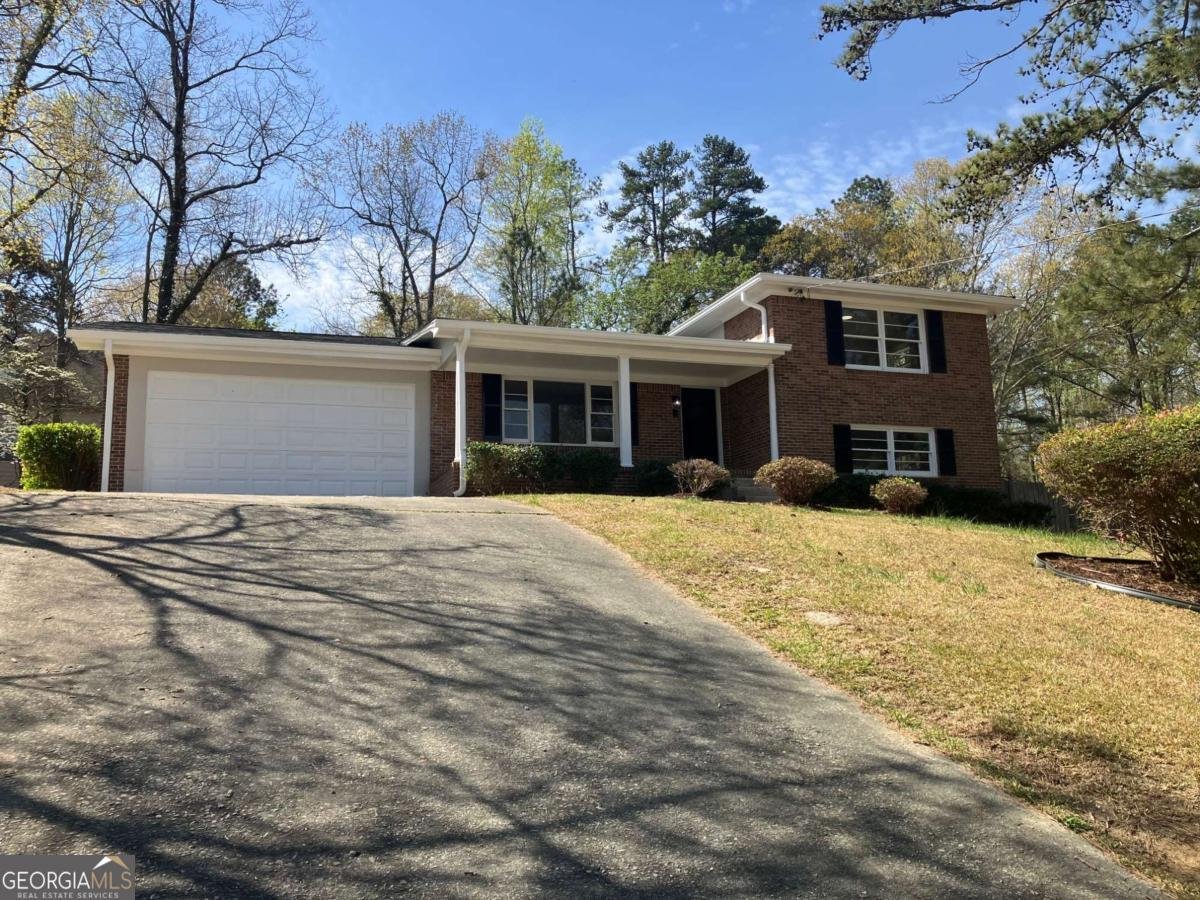 490 Larchmont Drive Atlanta - 1