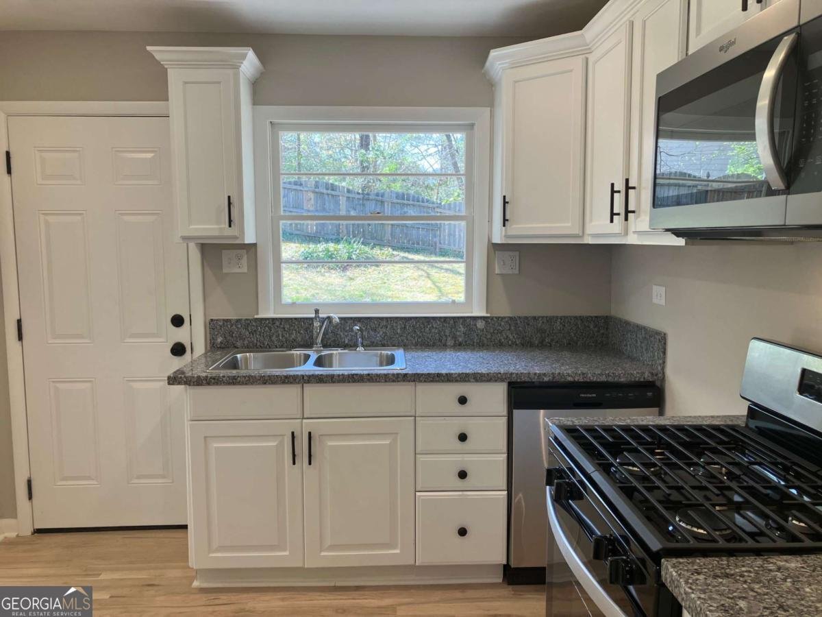 490 Larchmont Drive Atlanta - 10