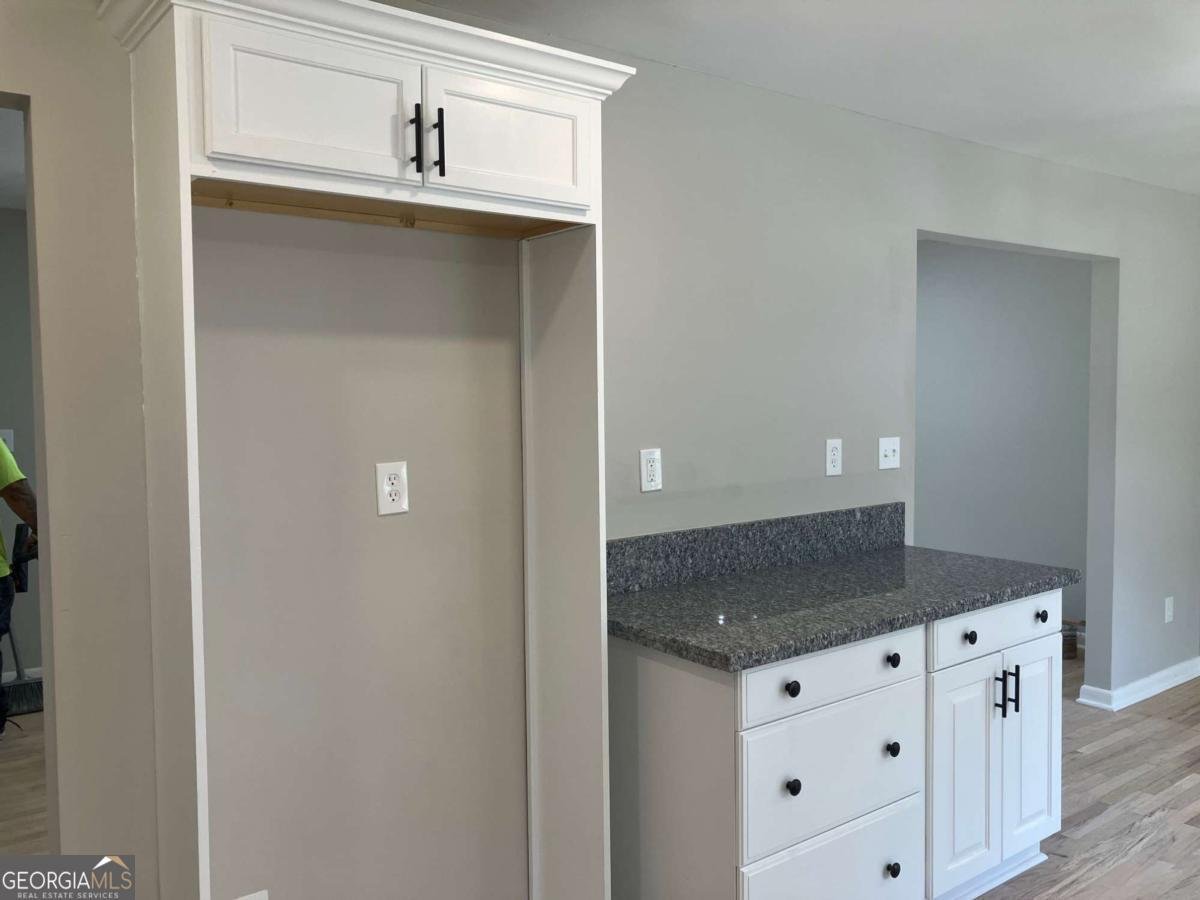 490 Larchmont Drive Atlanta - 12