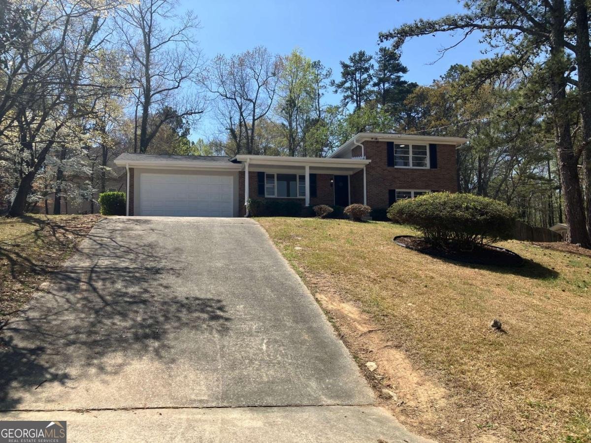 490 Larchmont Drive Atlanta - 2