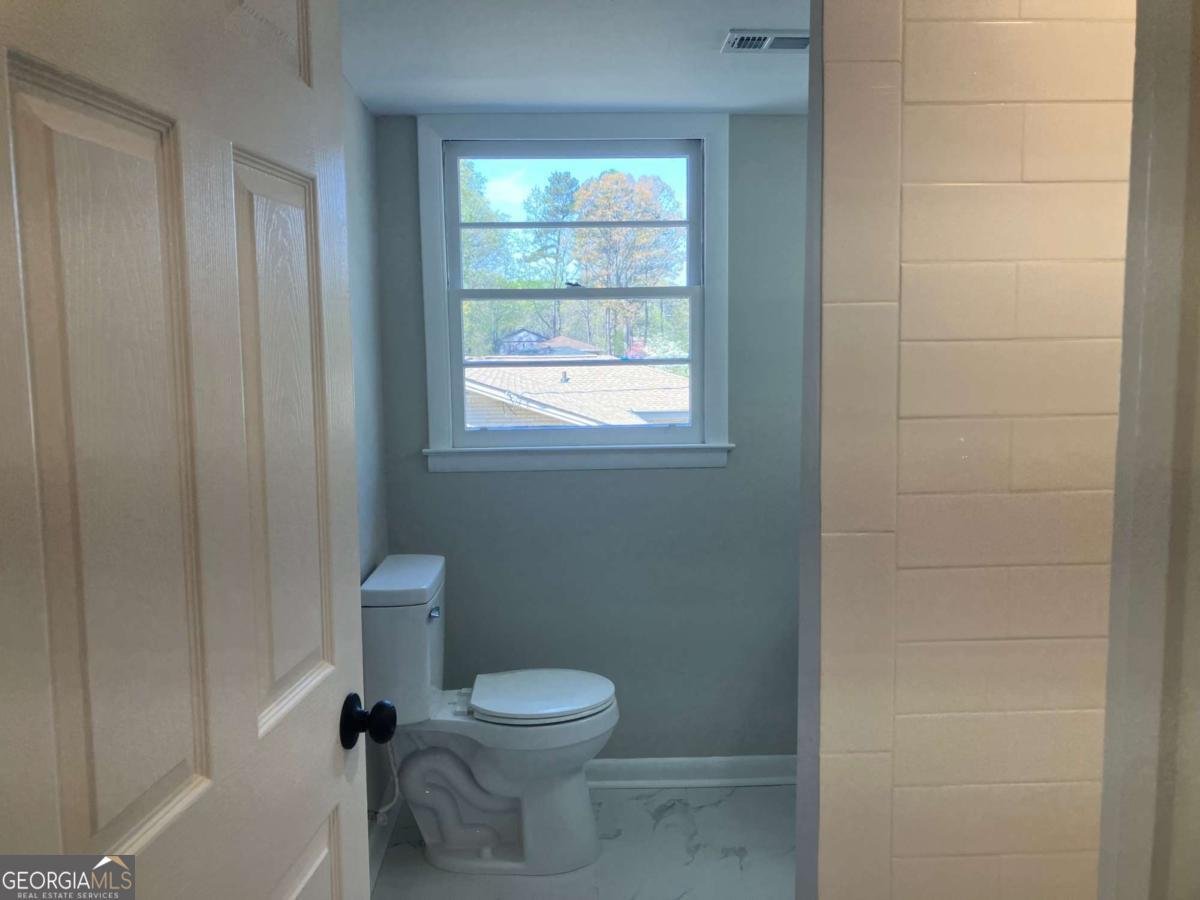 490 Larchmont Drive Atlanta - 24
