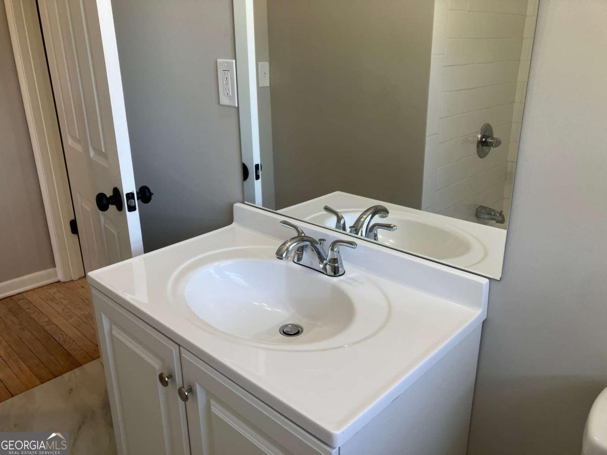 490 Larchmont Drive Atlanta - 28