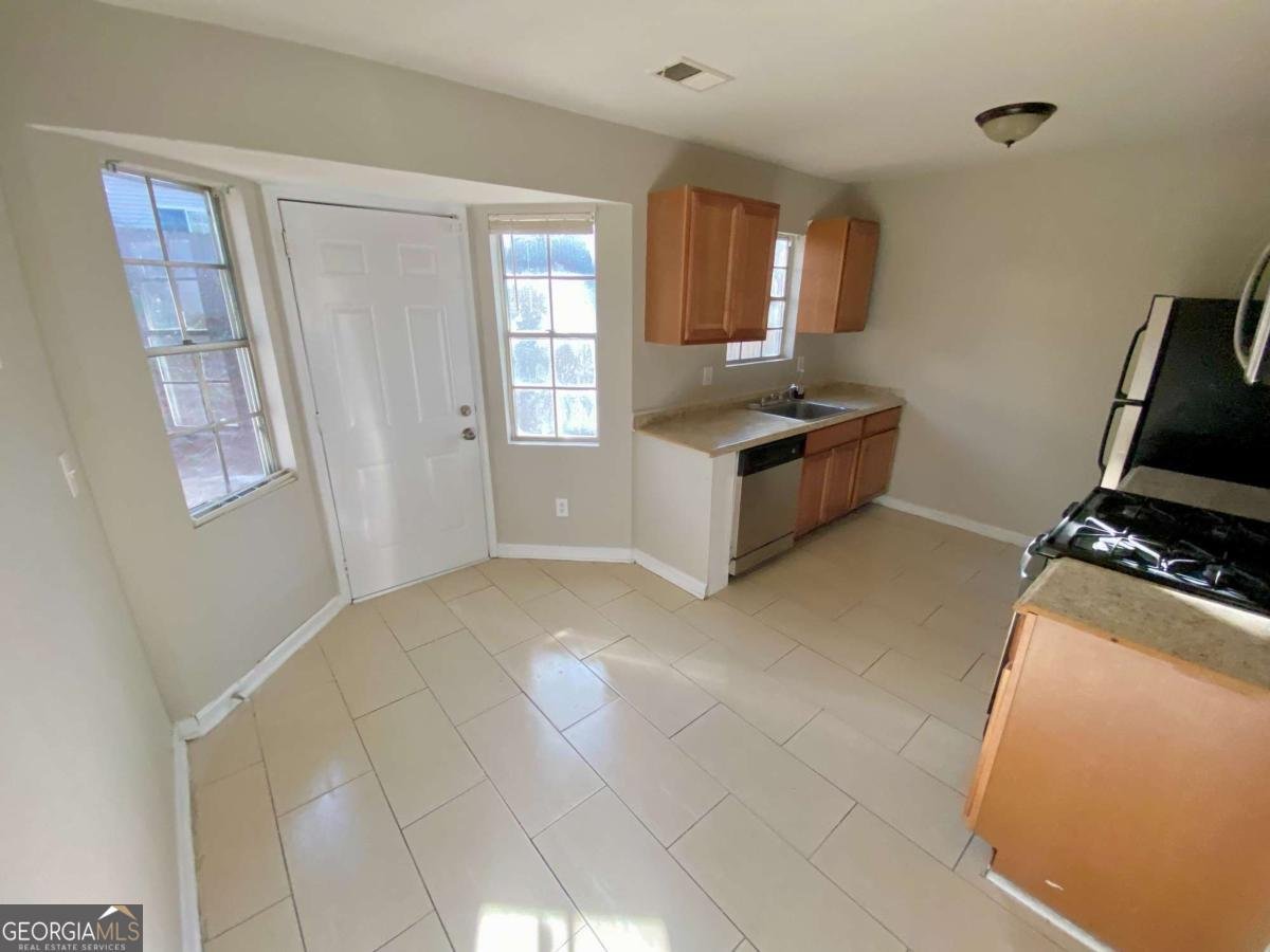 709 Pine Tree Trail Atlanta - 4