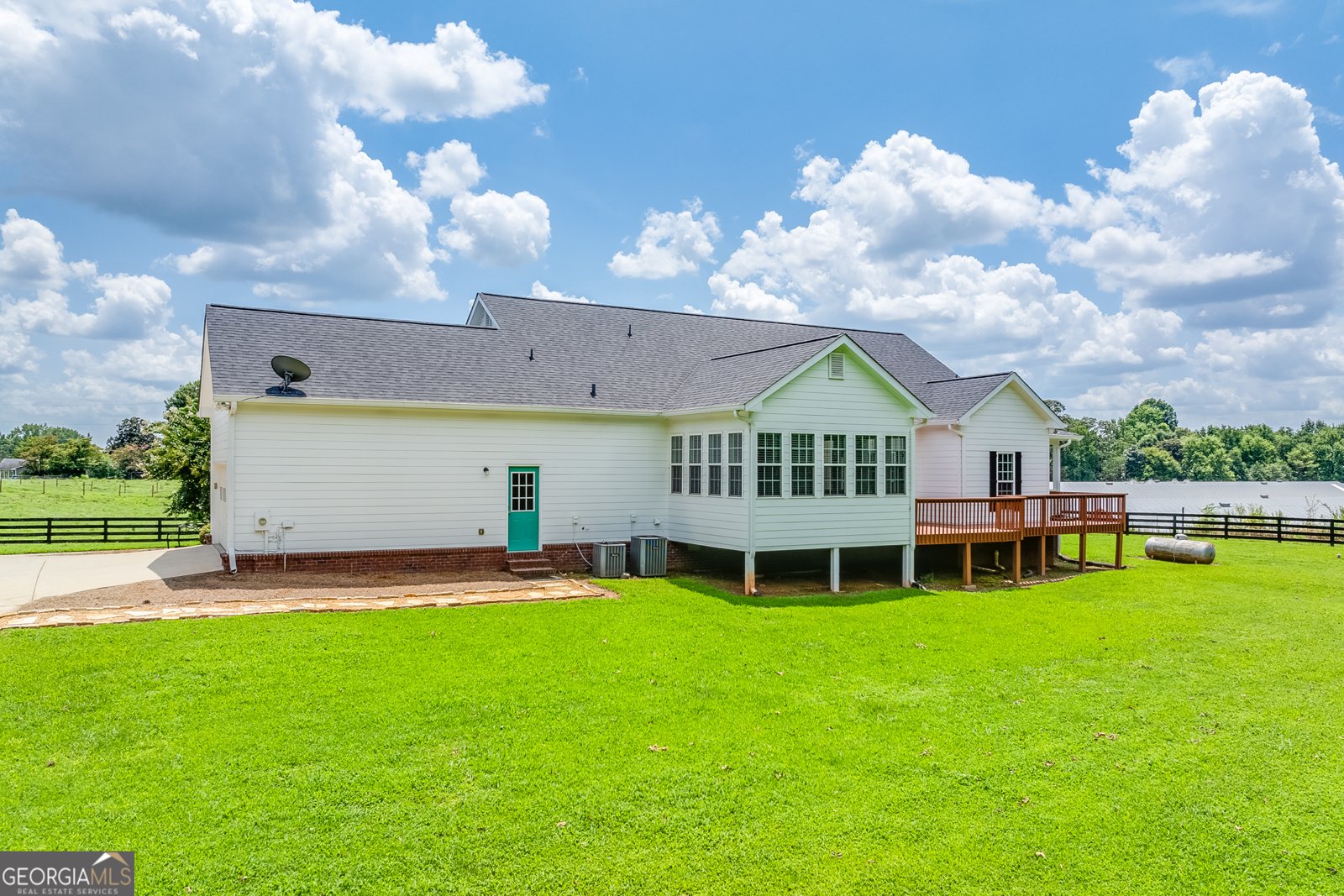 885 Brooks Road Pendergrass - 37