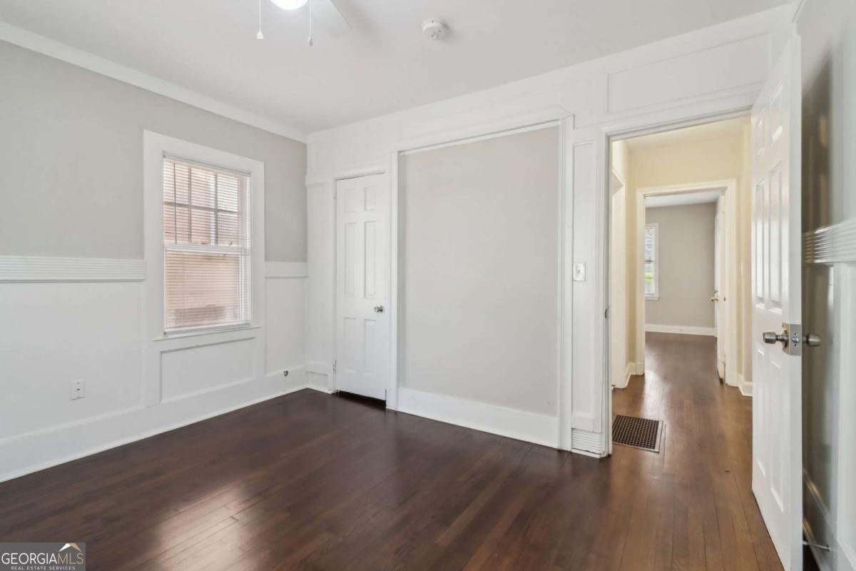 1563 MAYFLOWER Avenue Atlanta - 22