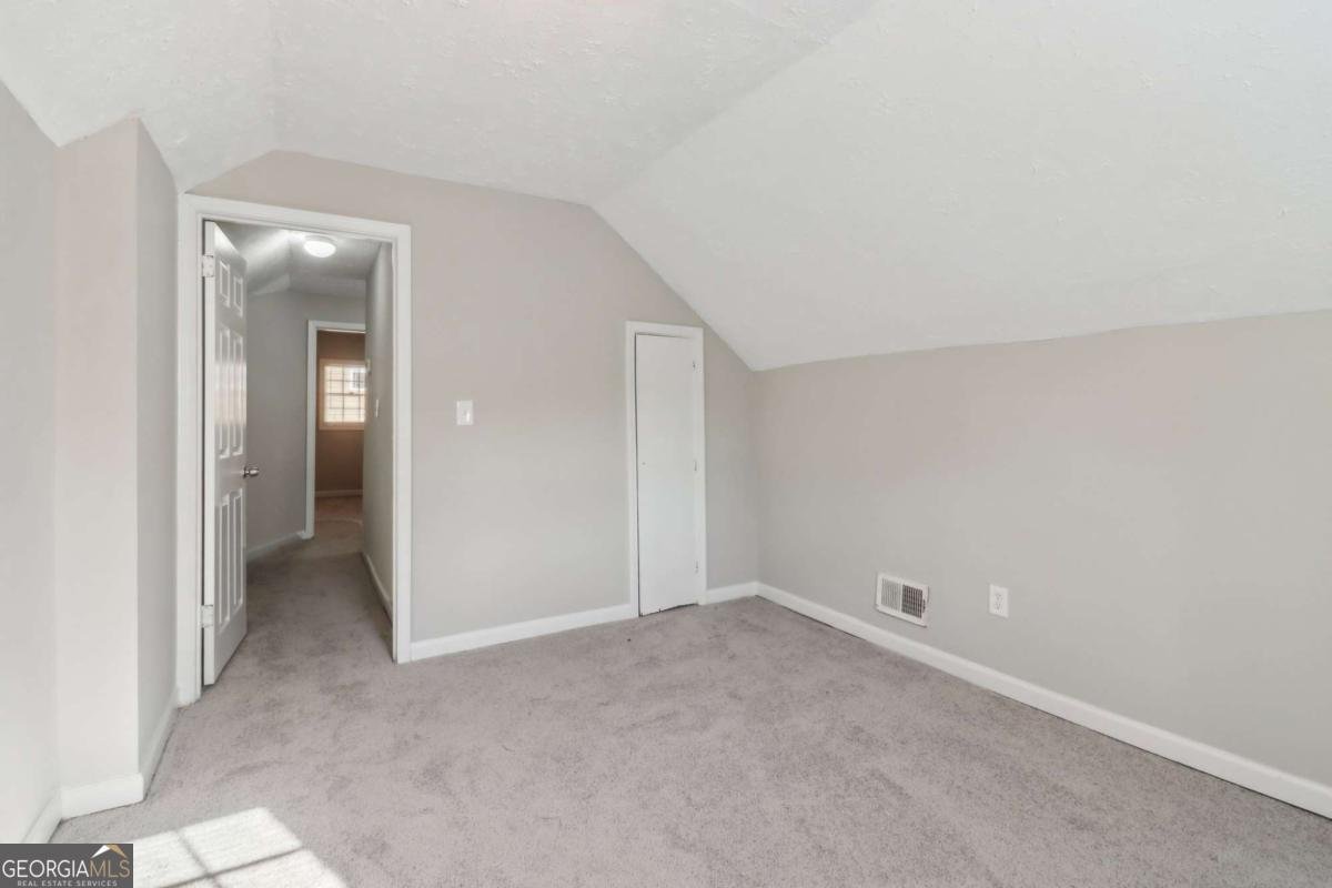 1563 MAYFLOWER Avenue Atlanta - 33
