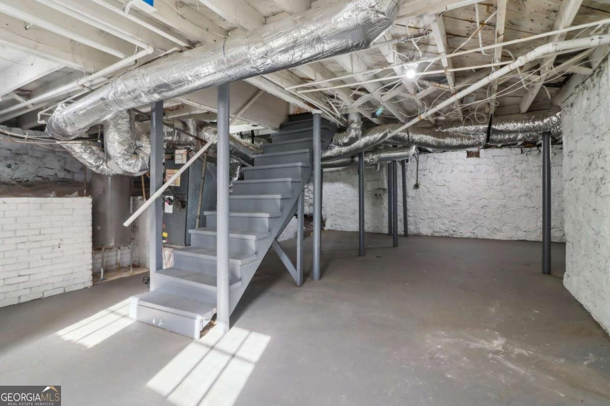 1563 MAYFLOWER Avenue Atlanta - 34