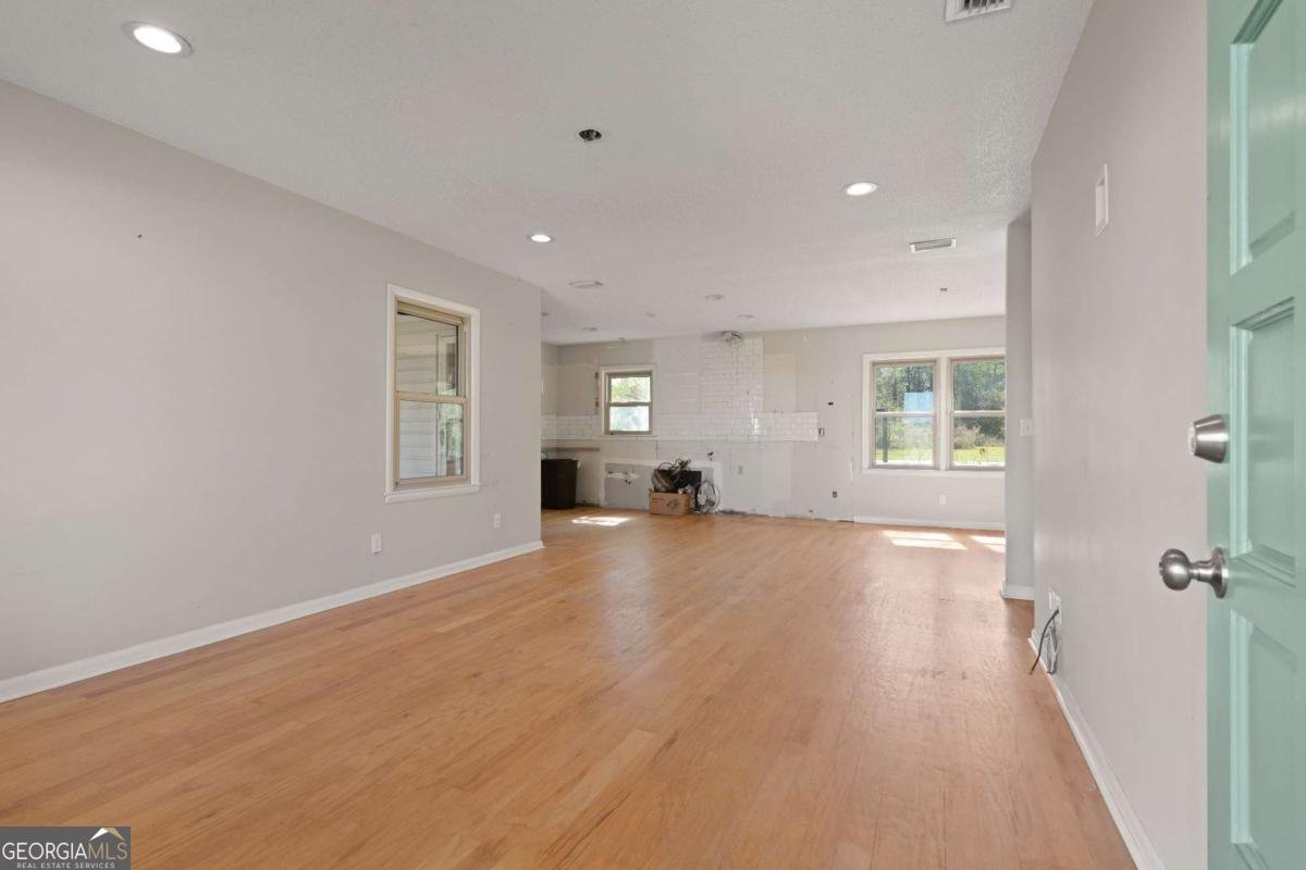 109 East Avenue Waverly - 29