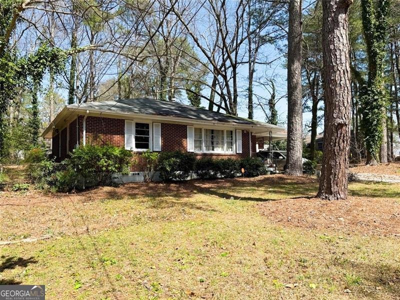 2567 Connally Drive East Point - 1