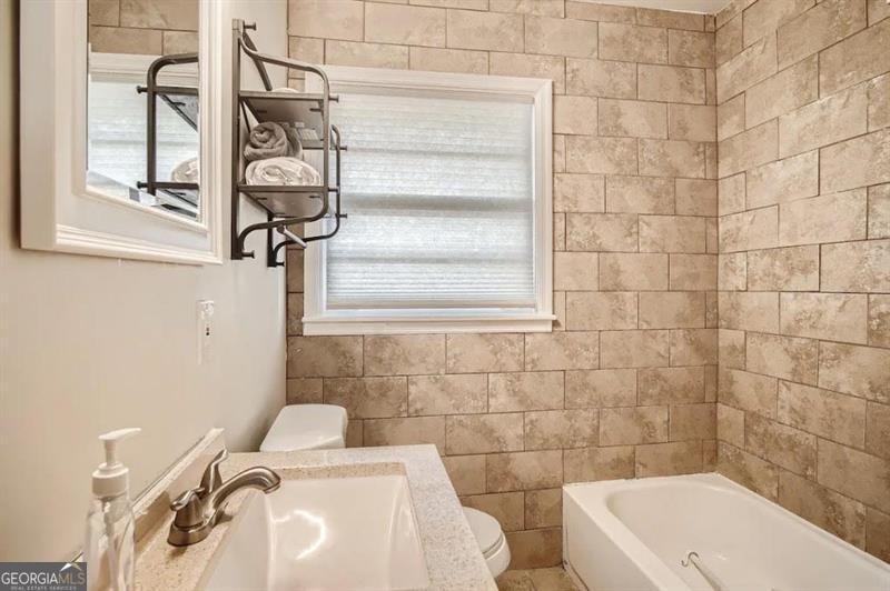 2567 Connally Drive East Point - 20