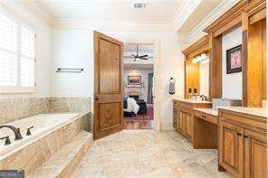 5352 Lacosta Lane Alpharetta - 33