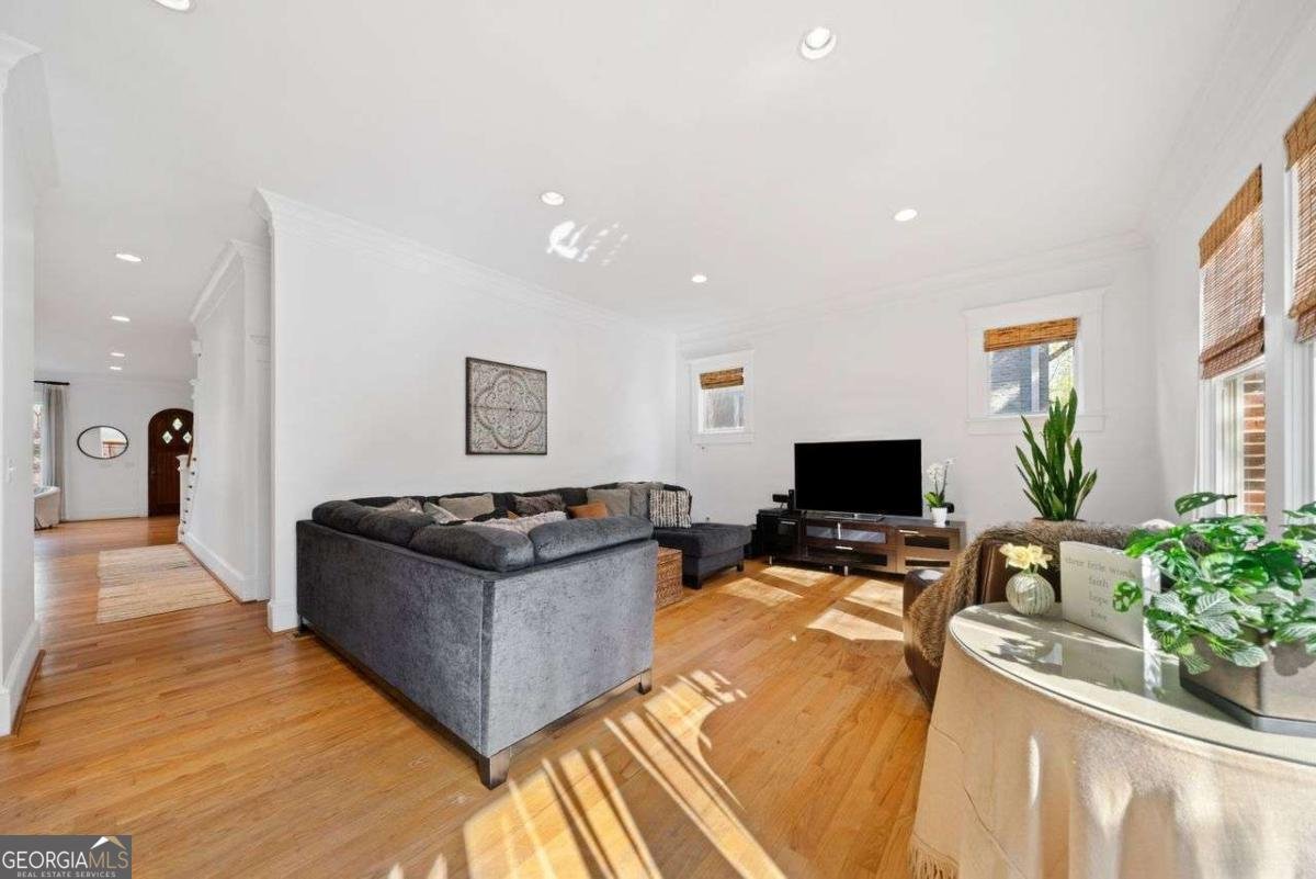 1181 Lanier Boulevard Atlanta - 16