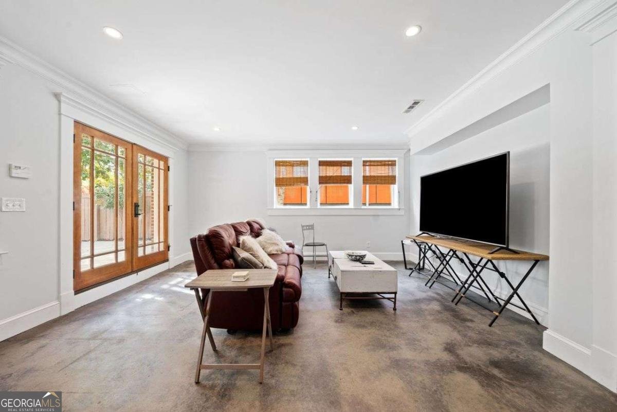 1181 Lanier Boulevard Atlanta - 45
