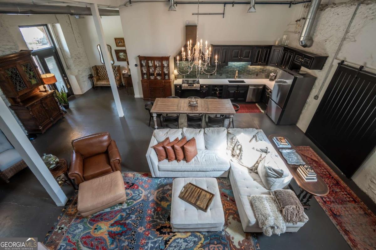 585 White Circle Athens - 14