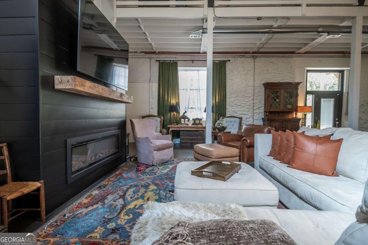 585 White Circle Athens - 15