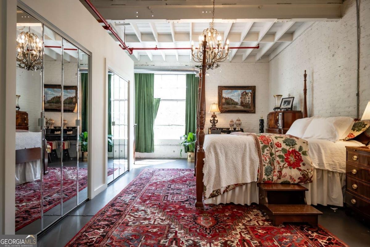 585 White Circle Athens - 28