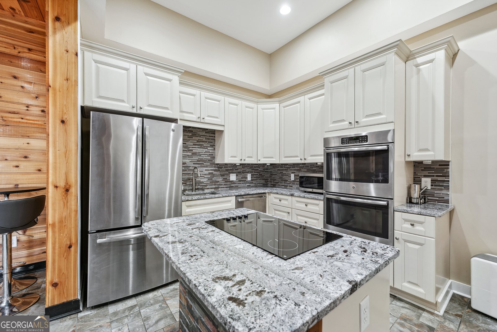 8069 Kenstone Court Sandy Springs - 17