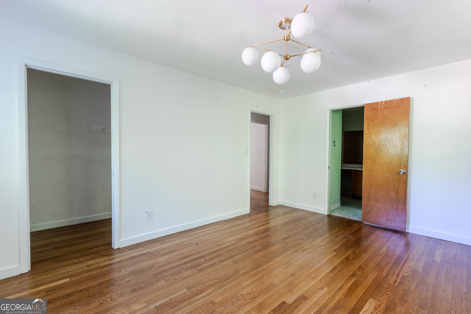 558 Larchmont Drive Atlanta - 16