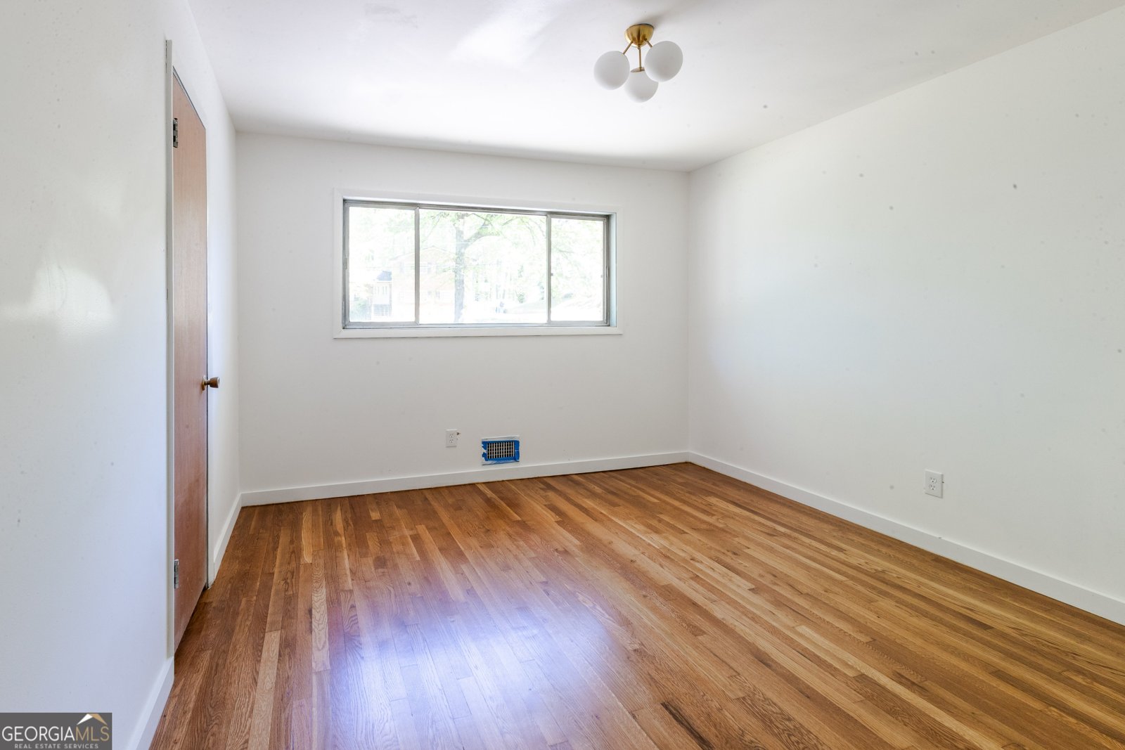 558 Larchmont Drive Atlanta - 19