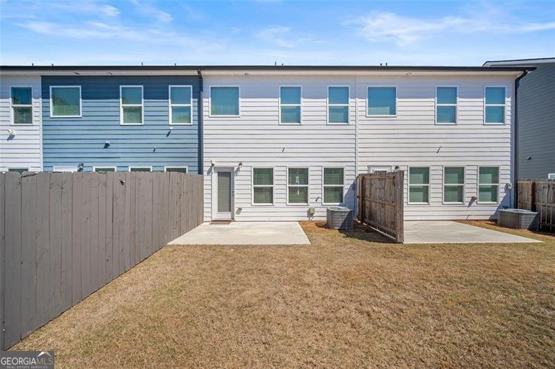 7083 GLADSTONE Circle Stonecrest - 16