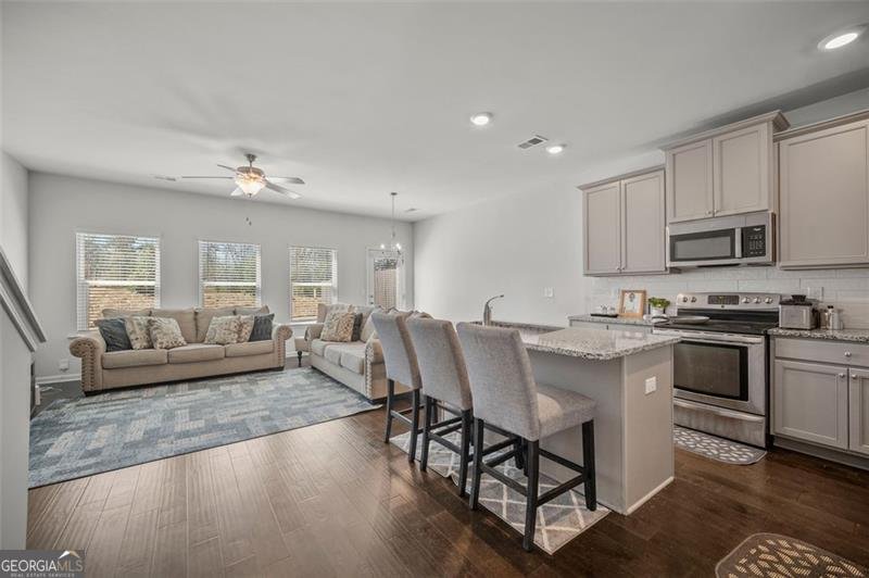 7083 GLADSTONE Stonecrest - 4