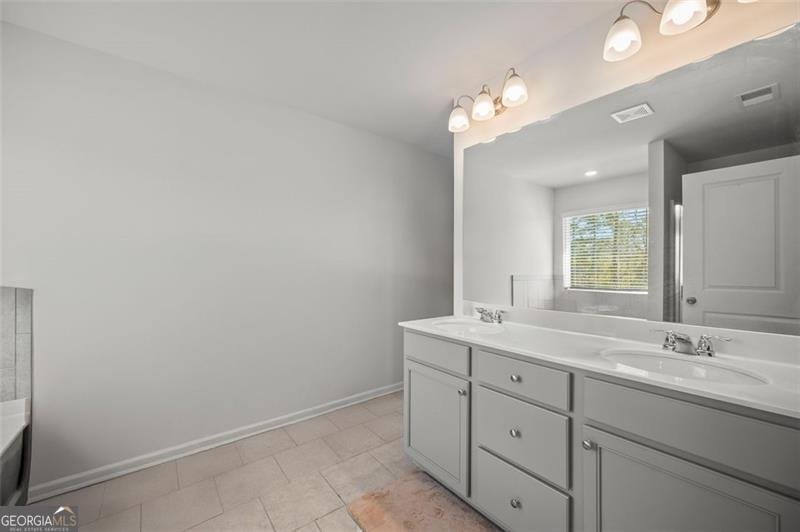 7083 GLADSTONE Stonecrest - 8