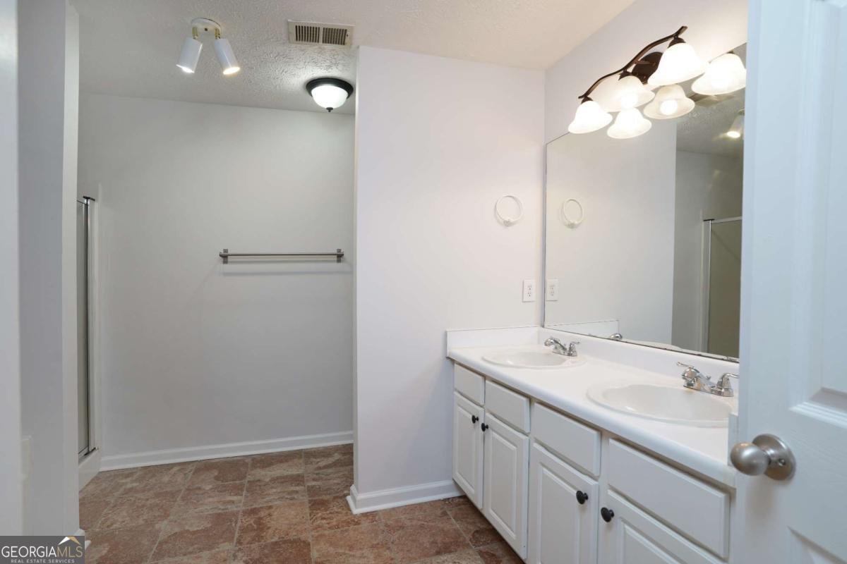 5665 Terremont Circle Norcross - 18