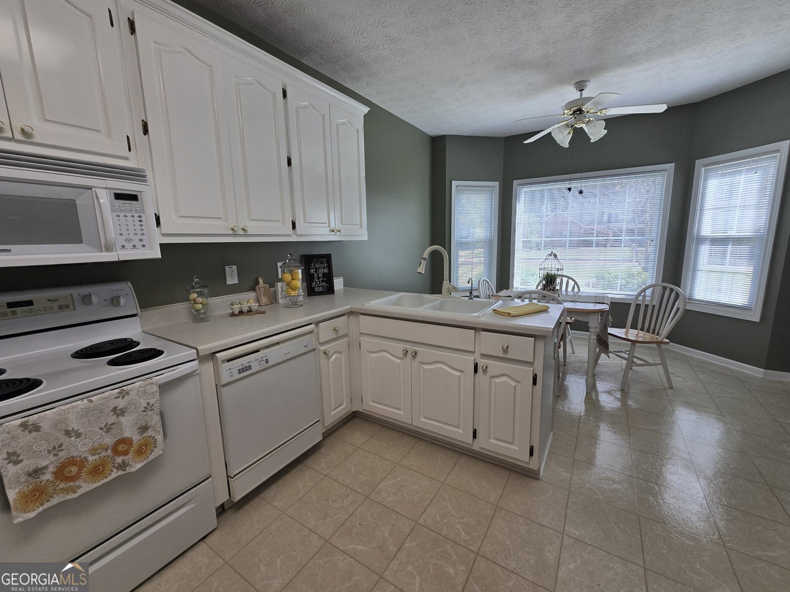 248 Valley Way Hampton - 2