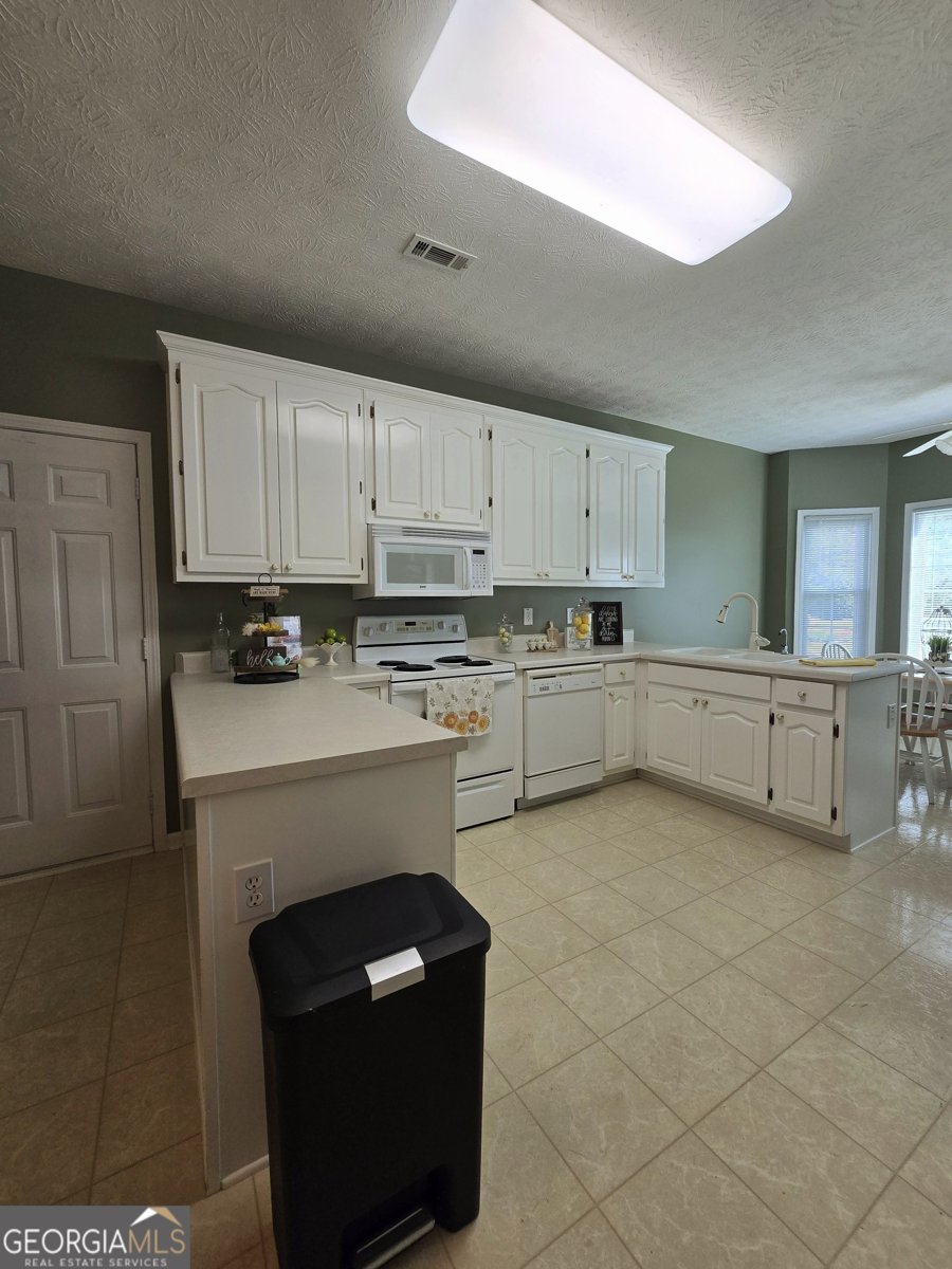248 Valley Way Hampton - 34