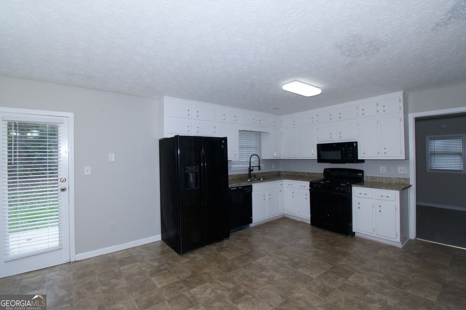 321 Summerwood Lane Stockbridge - 12