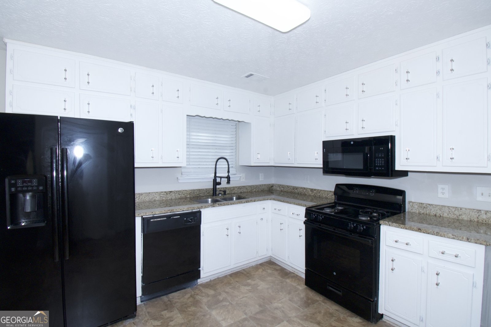 321 Summerwood Lane Stockbridge - 7
