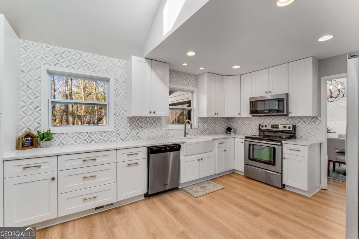 4519 Glenforest Drive Roswell - 3