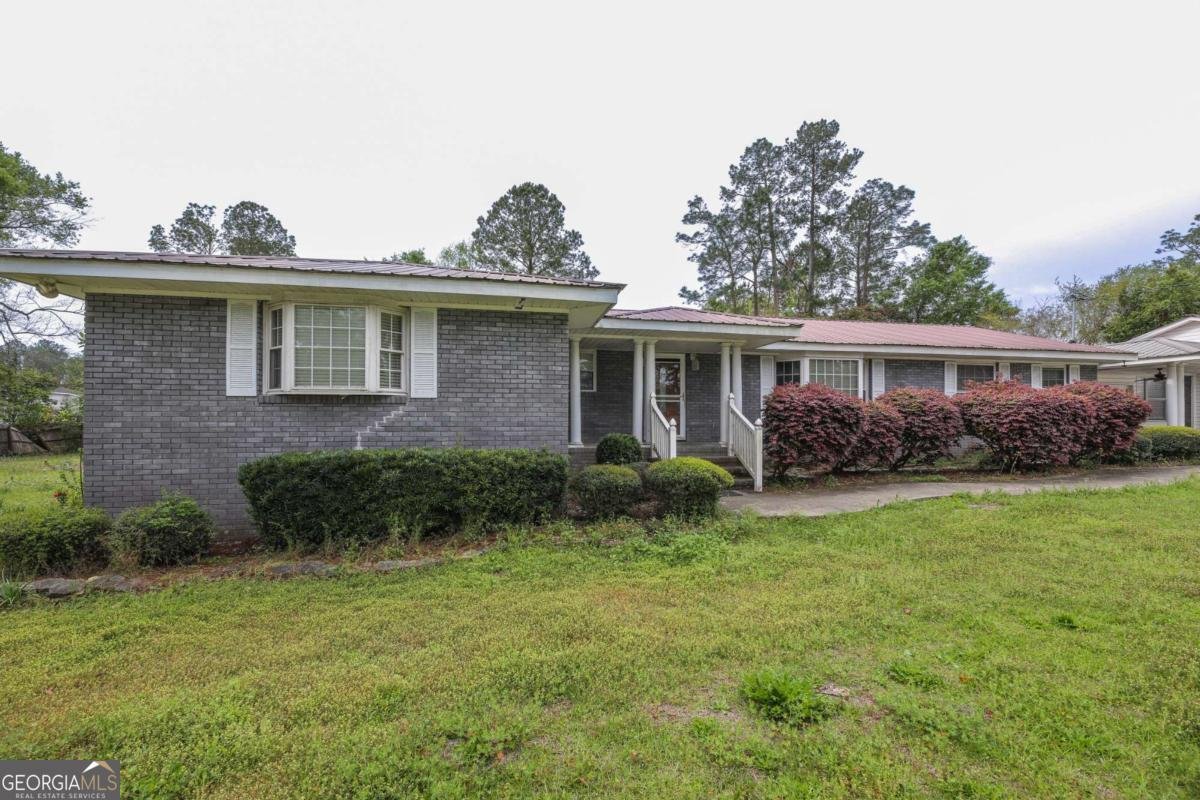 1100 Atlantic Avenue Waycross - 1