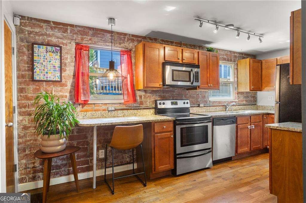 562 Formwalt Street Atlanta - 3
