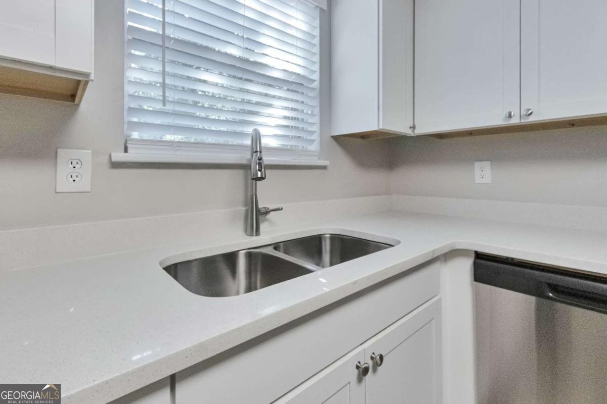 5570 Downs Way Lithonia - 12