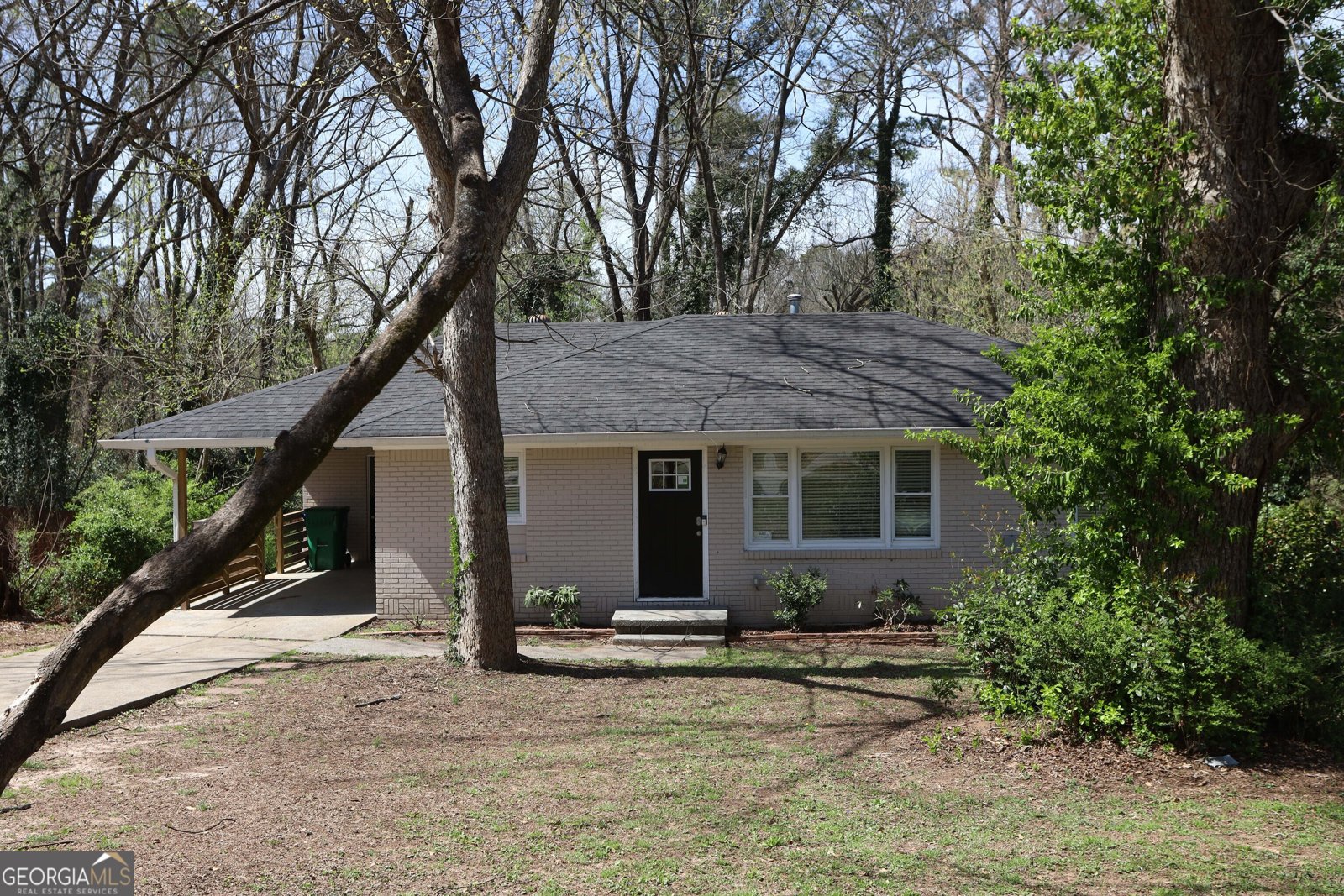 2823 Horse Shoe Drive Atlanta - 1