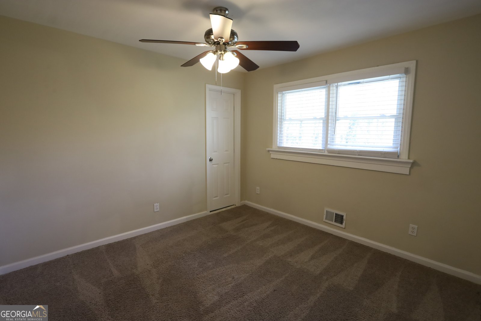 2823 Horse Shoe Drive Atlanta - 7