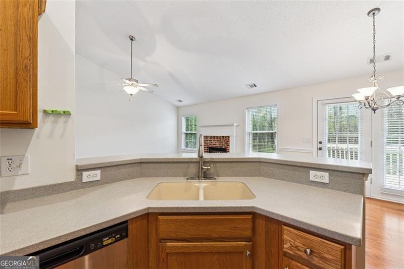 392 Beranda Circle Douglasville - 8