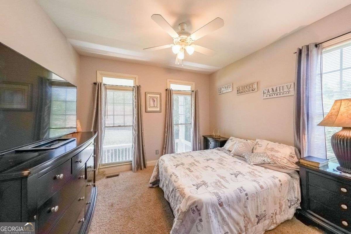 4408 MEADOWWOOD Drive Loganville - 17