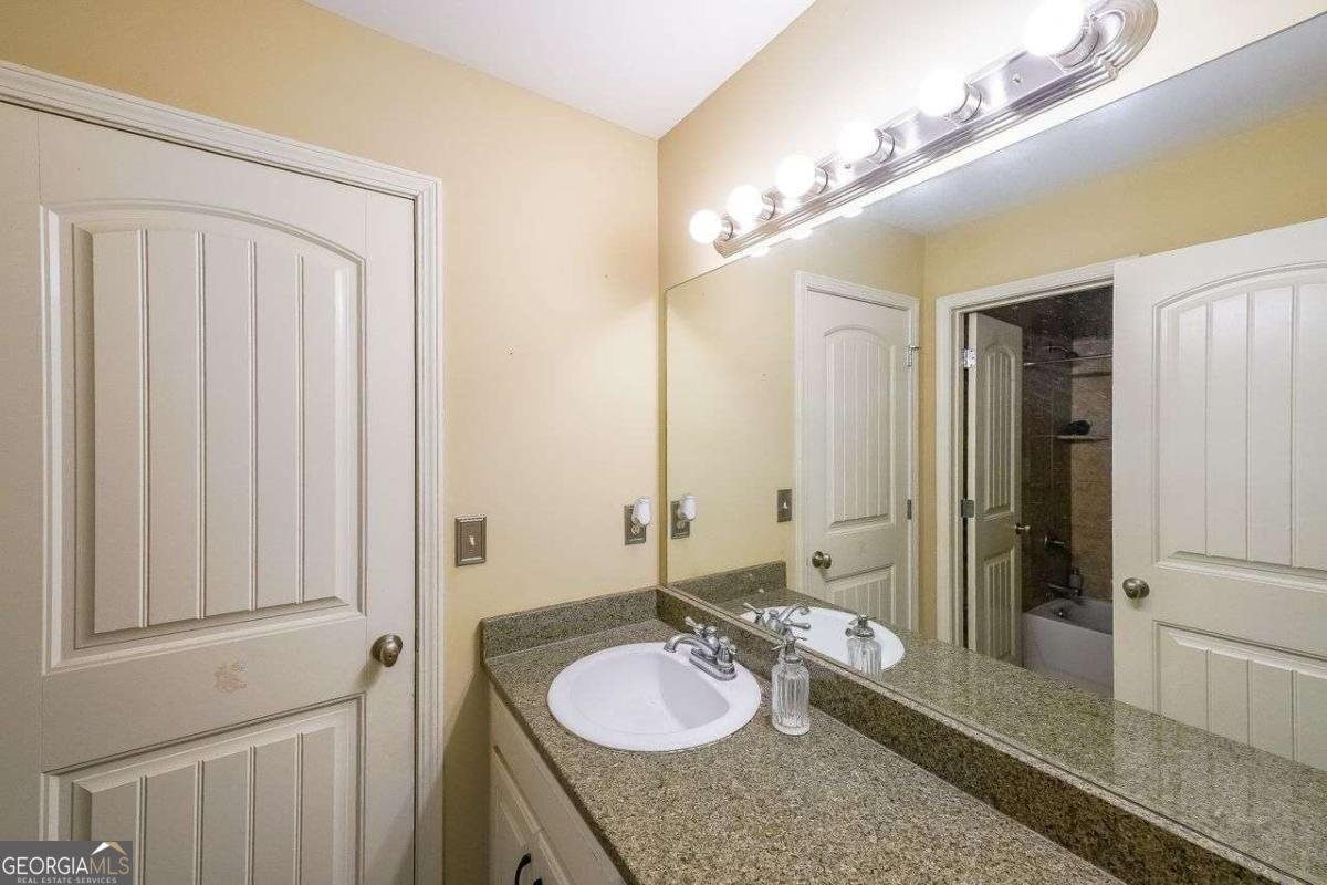 4408 MEADOWWOOD Drive Loganville - 20