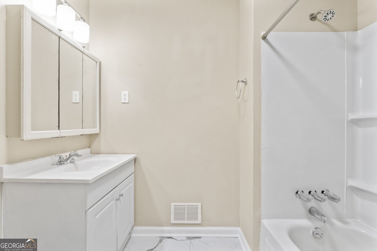 308 Elizabeth Lane Griffin - 15