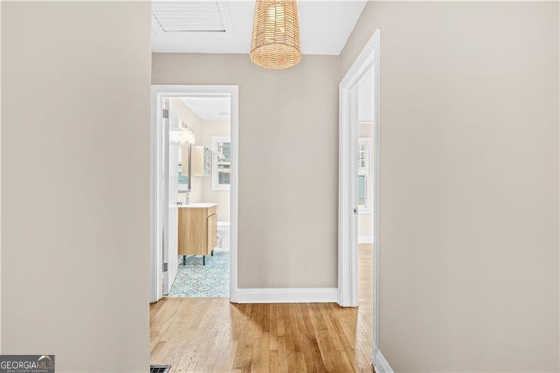 1910 THOMPSON Avenue East Point - 10