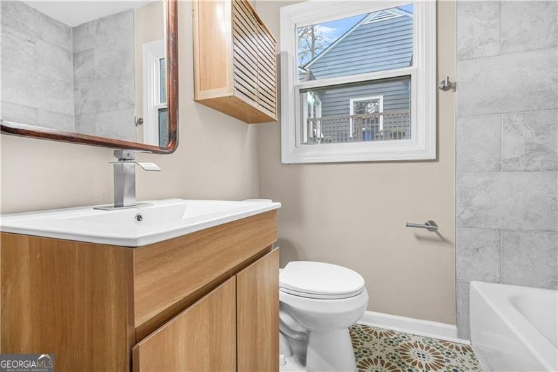 1910 THOMPSON Avenue East Point - 20
