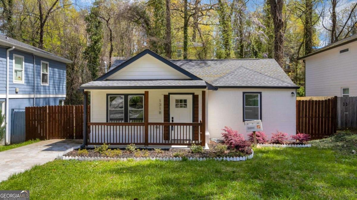 1318 Graymont Drive Atlanta - 1