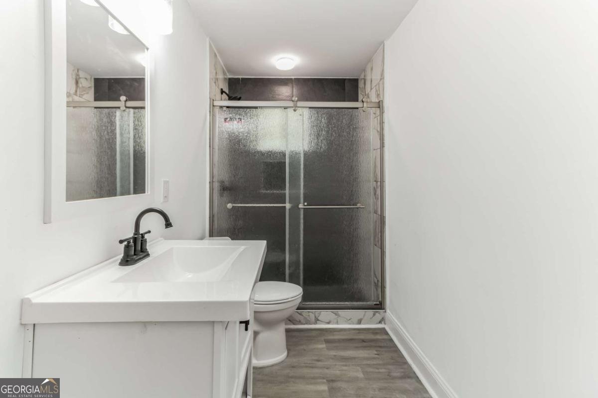 1318 Graymont Drive Atlanta - 17