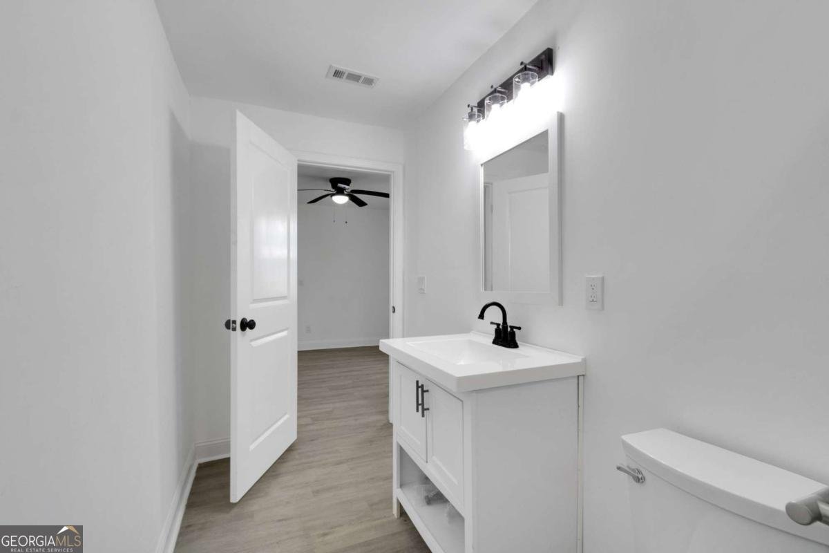 1318 Graymont Drive Atlanta - 18