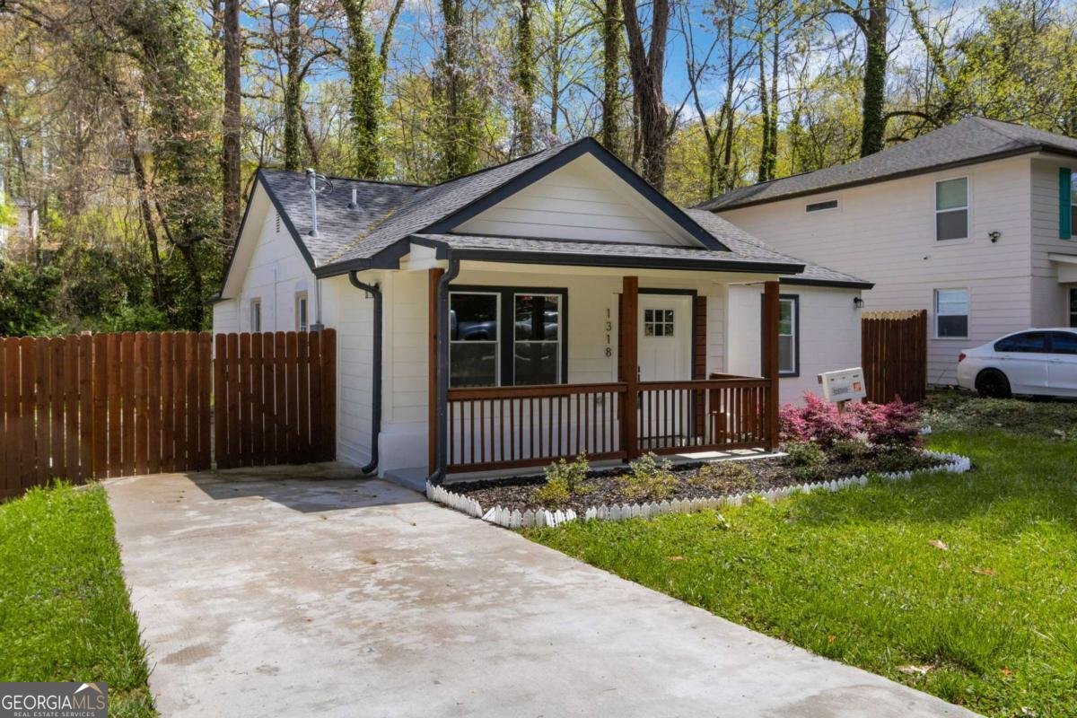 1318 Graymont Drive Atlanta - 2